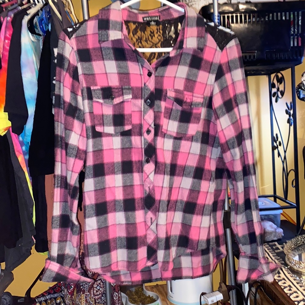 Semi warmer flannel with the back neck laced up
